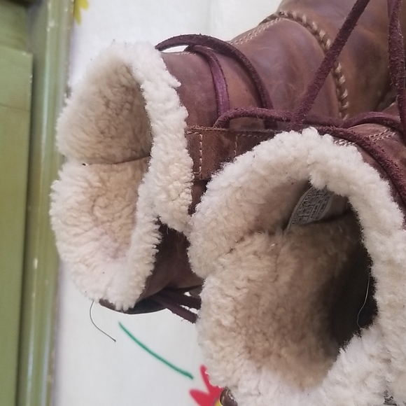 UGG'S - Picture 11 of 11